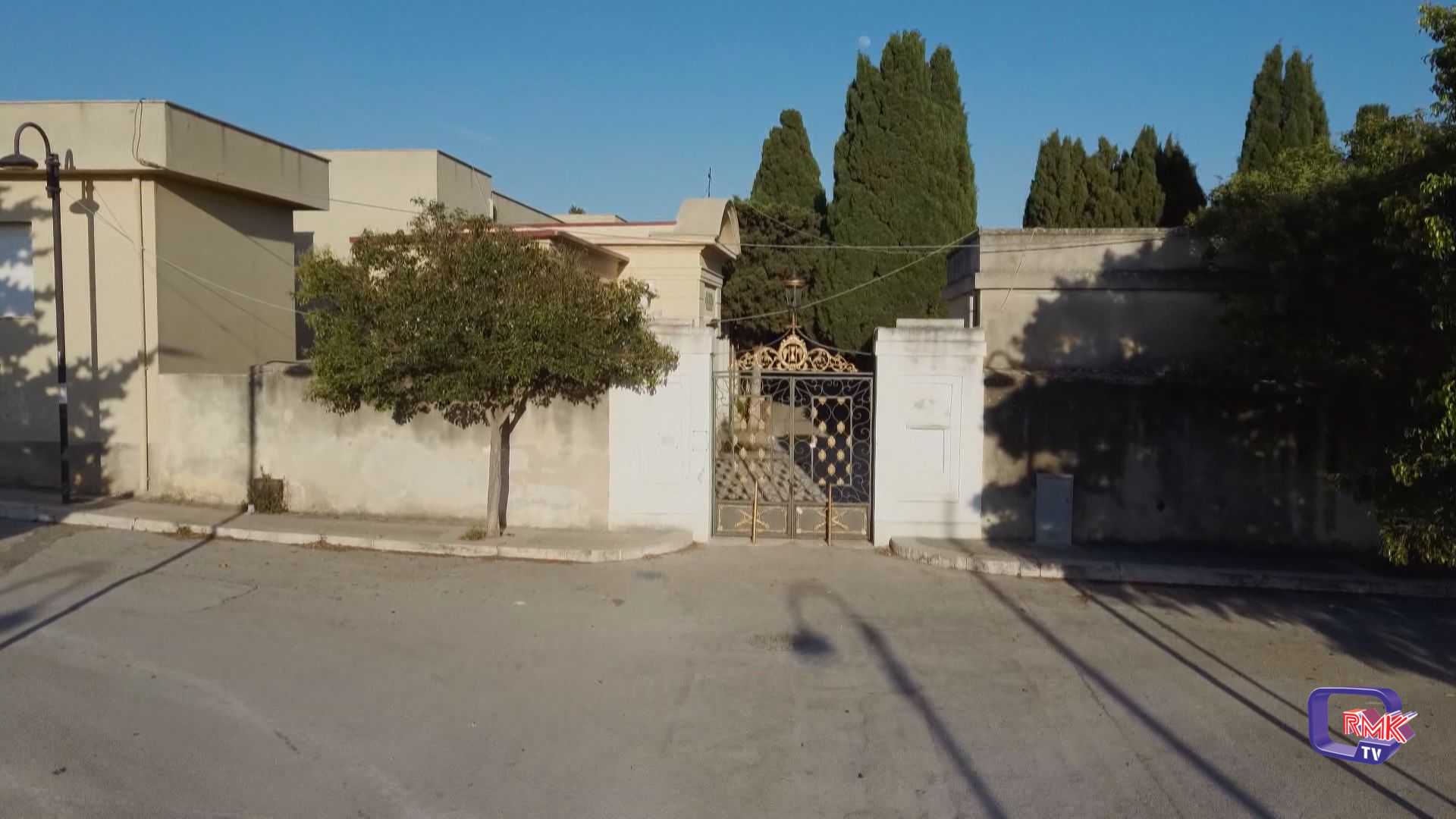 Commemorazione defunti. Pulizia al cimitero e due golf car per chi non può deambulare