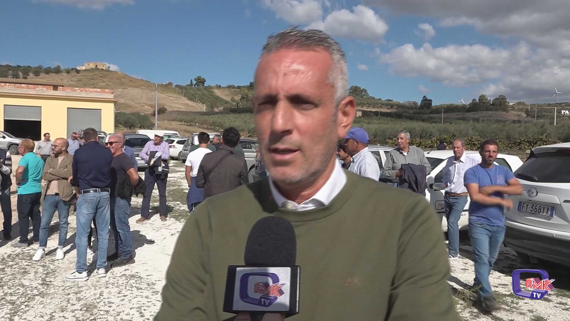 Al sit-in degli agricoltori diversi sindaci: “Si trovino soluzioni per sostenere il comparto”