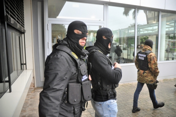 Mafia. Cinque ordinanze per presunti componenti cosca Poggioreale ...